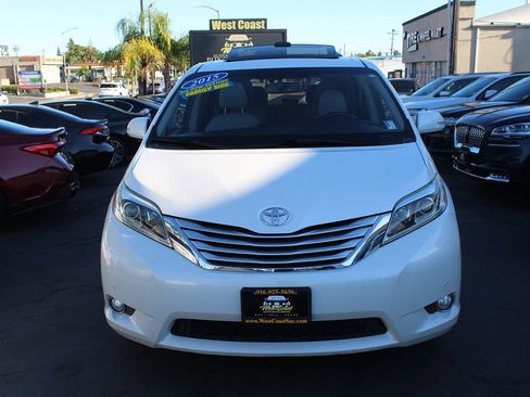 Used 2015 Toyota Sienna Limited Premium FWD image 3