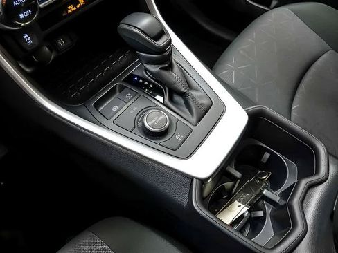 Certified 2025 Toyota RAV4 XLE AWD/4WD image 20