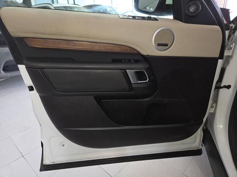 Used 2019 Land Rover Discovery HSE AWD/4WD image 12
