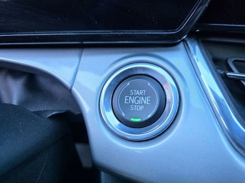 Certified 2025 Chevrolet Trax LT w/ LT Convenience Package image 19