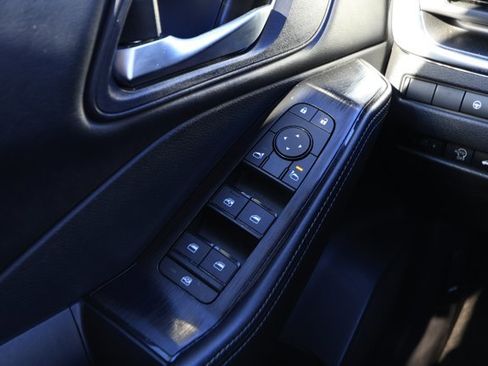 Used 2024 Nissan Rogue SV image 19