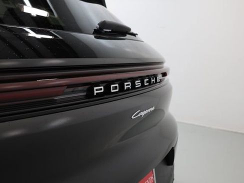Used 2026 Porsche Cayenne AWD/4WD image 46