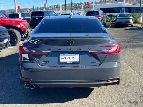 Used 2025 Toyota Camry SE w/ Convenience Package image 9