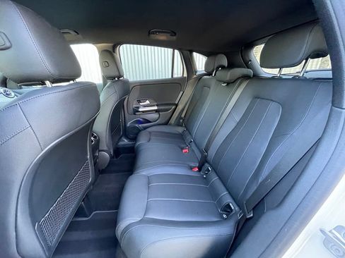 Used 2025 Mercedes-Benz GLA 250 image 26
