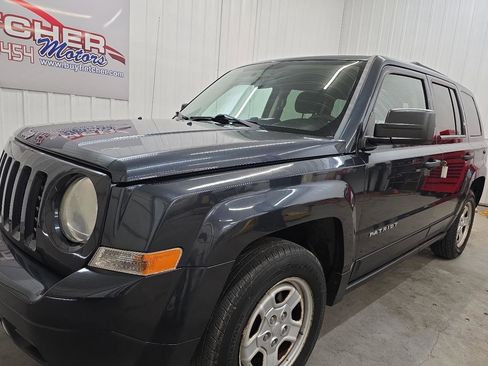 Used 2014 Jeep Patriot Sport image 3