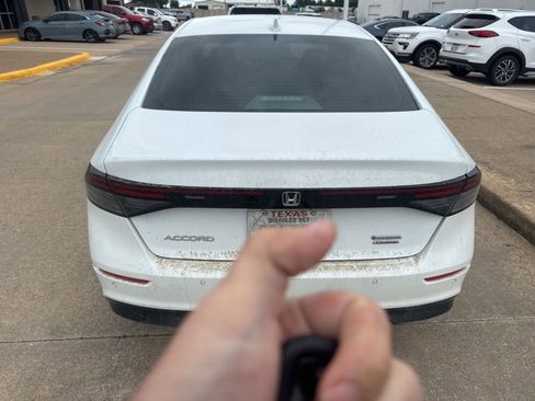 Used 2025 Honda Accord Touring image 4