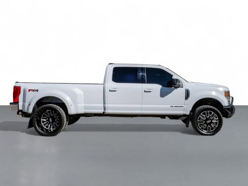 Used 2022 Ford F350 Lariat image 5