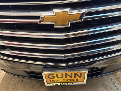 Used 2018 Chevrolet Traverse High Country AWD/4WD image 2