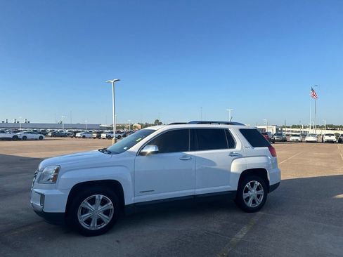 Used 2017 GMC Terrain SLT w/ Open Road Package FWD image 9