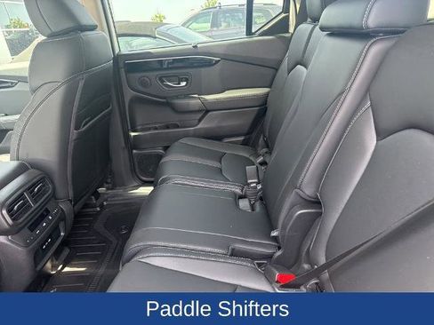 Used 2025 Honda Pilot EX-L image 12