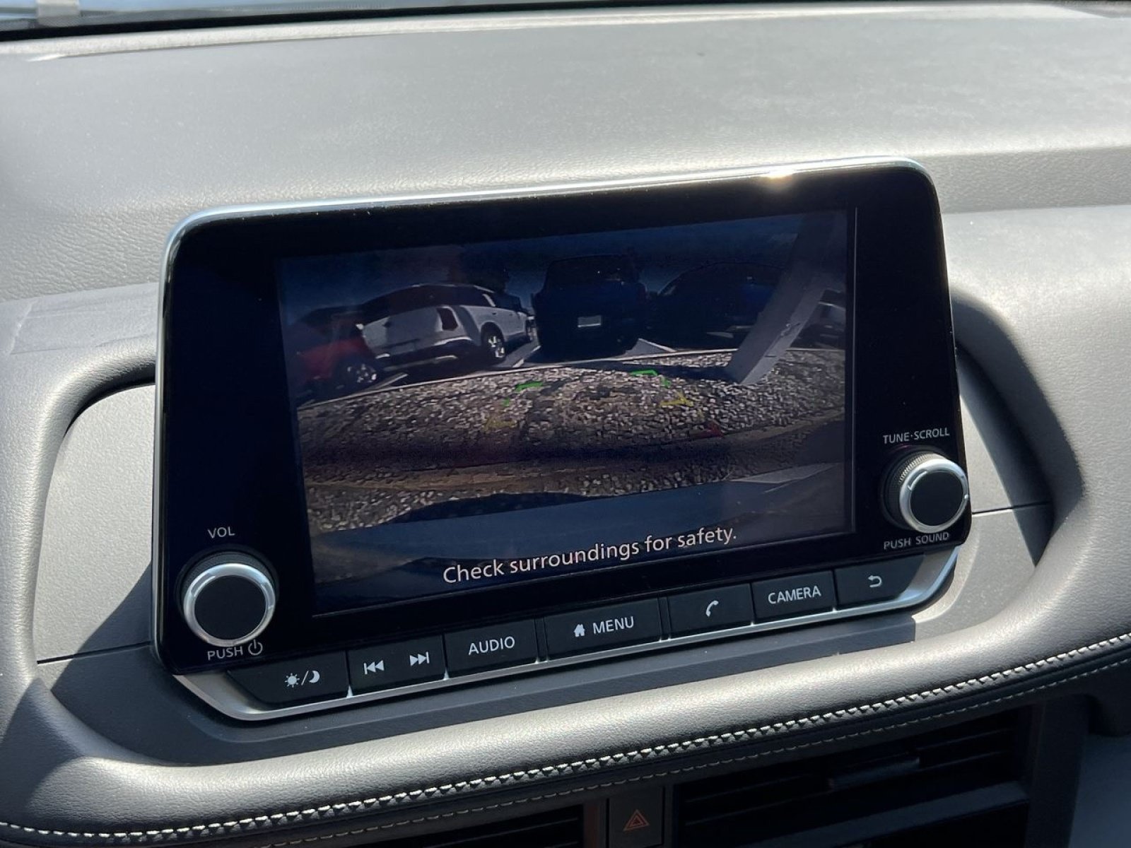 Used 2025 Nissan Rogue S AWD/4WD image 16