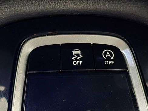 Certified 2024 Toyota Corolla Cross LE w/ Moonroof Package AWD/4WD image 17