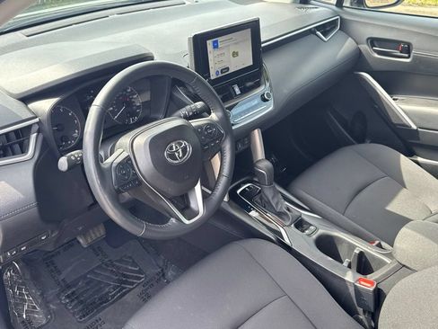 Used 2025 Toyota Corolla Cross LE AWD/4WD image 8