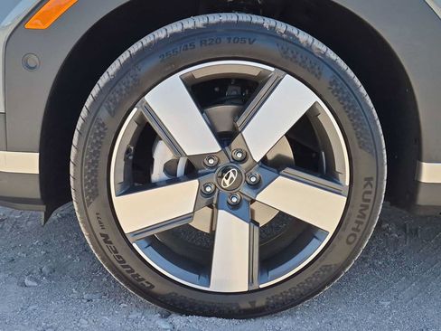 Certified 2025 Hyundai Santa Fe Limited FWD image 13
