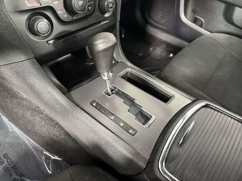 Used 2013 Dodge Charger SE RWD image 16