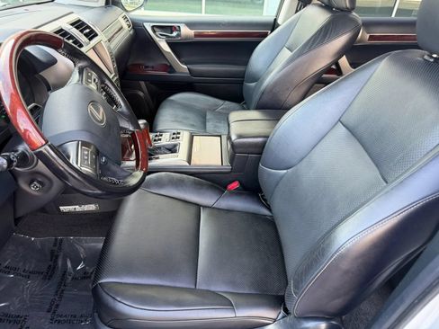 Used 2017 Lexus GX 460 Luxury AWD/4WD image 4