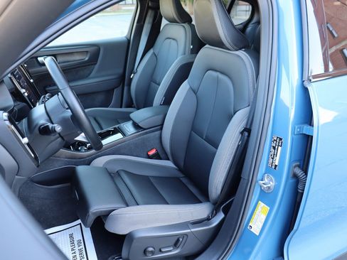 Used 2024 Volvo C40 Recharge Core image 12