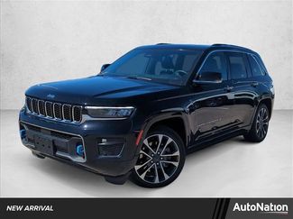 Used 2022 Jeep Grand Cherokee Overland w/ Luxury Tech Group IV video 1