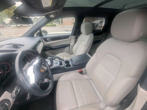 Used 2021 Porsche Cayenne S AWD/4WD image 10