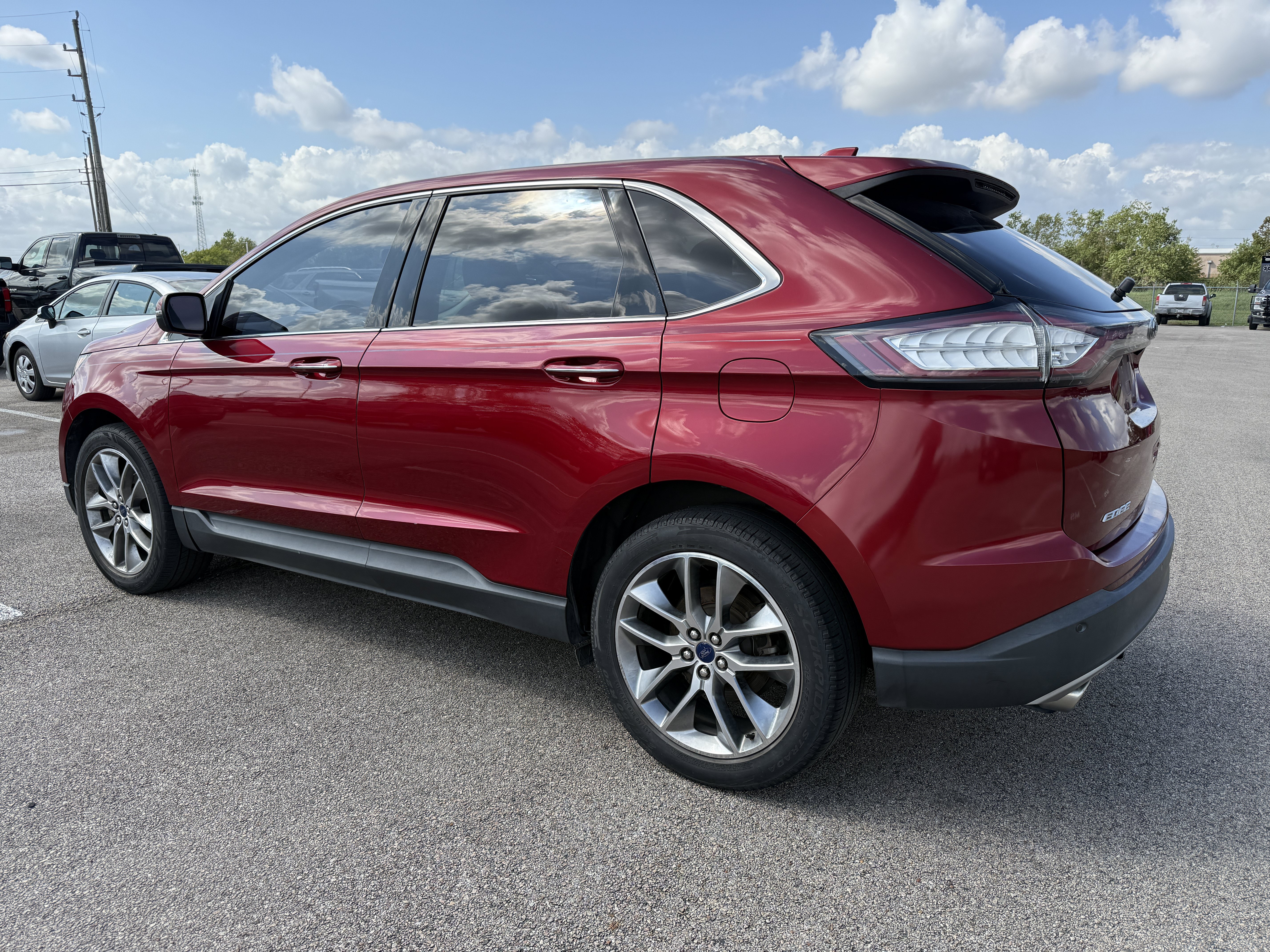 Used 2016 Ford Edge Titanium w/ Equipment Group 301A FWD image 3
