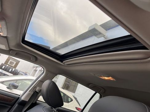 Used 2015 Subaru Outback 3.6R Limited image 3