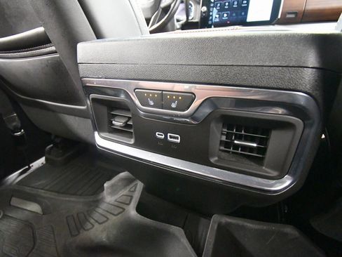 Used 2024 GMC Sierra 2500 Denali Ultimate image 17