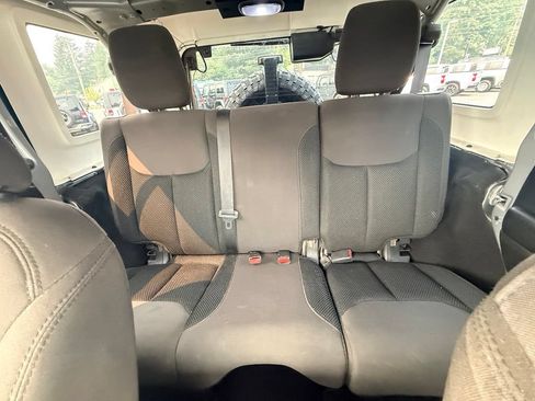 Used 2017 Jeep Wrangler Unlimited Sport AWD/4WD image 32