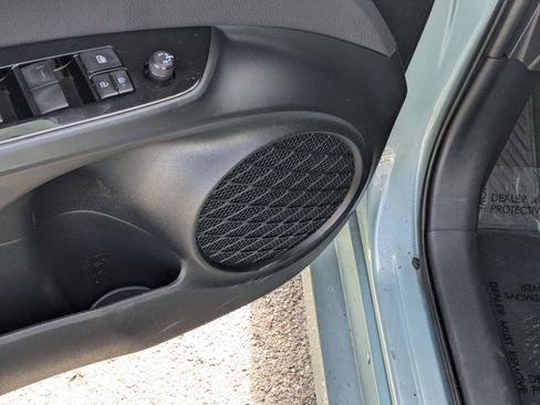 Used 2022 Toyota Prius XLE w/ Advanced Technology Package image 15