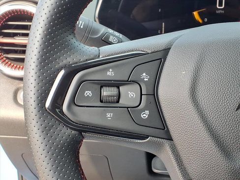 Used 2024 Chevrolet Trax RS w/ Sunroof Package image 17