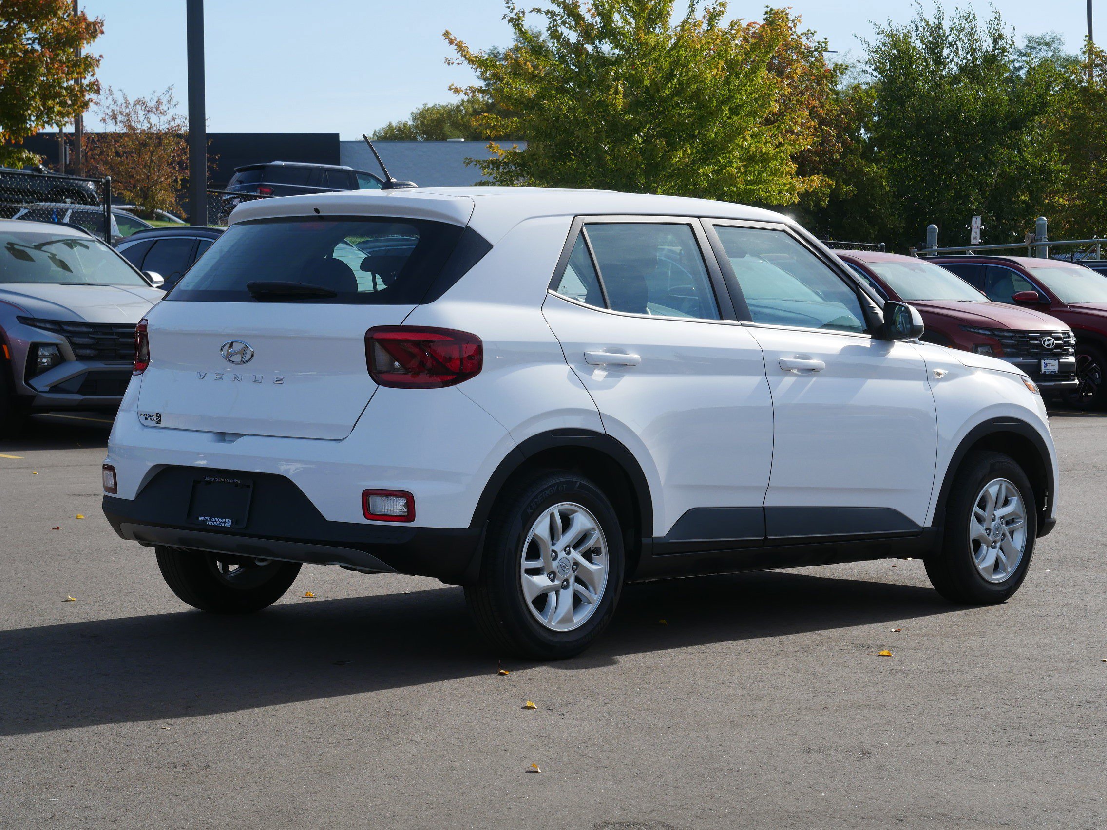 Used 2023 Hyundai Venue SE FWD image 6