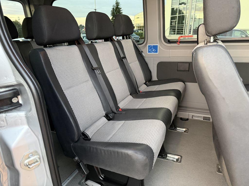 Used 2009 Freightliner Sprinter 2500 RWD image 19