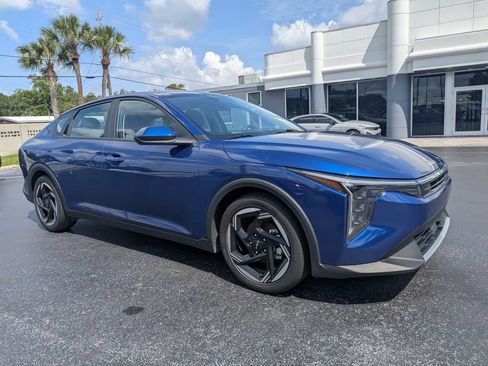 Certified 2025 Kia K4 EX FWD image 1