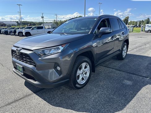 Used 2021 Toyota RAV4 XLE w/ Convenience Package AWD/4WD image 3