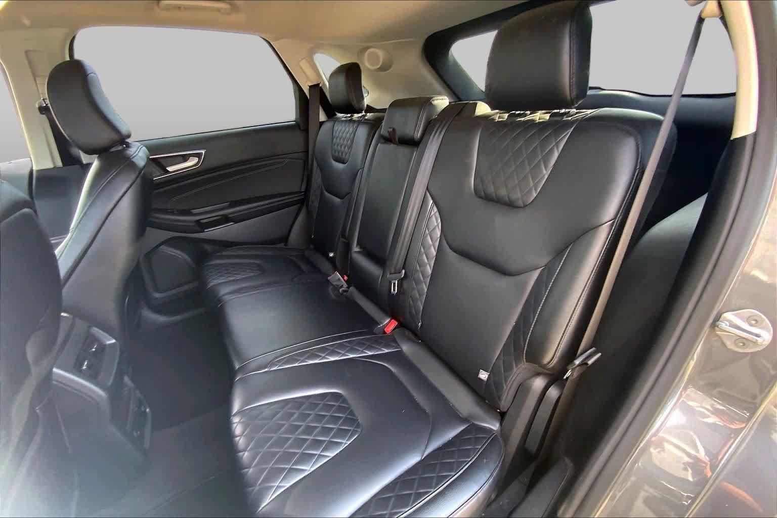 Used 2023 Ford Edge Titanium AWD/4WD image 19