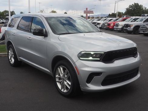 Used 2023 Dodge Durango GT image 3
