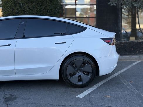 Used 2023 Tesla Model 3 Standard Range image 9