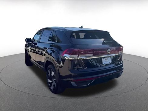 Used 2025 Volkswagen Atlas Cross Sport SE image 11