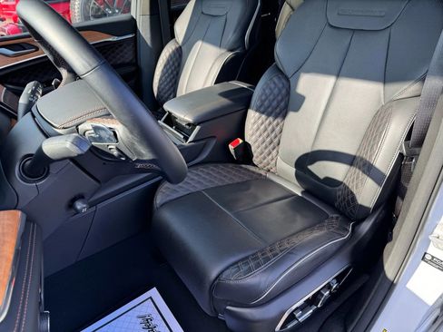 Used 2022 Jeep Grand Cherokee Summit image 5