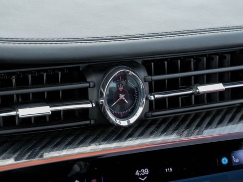 Used 2022 Maserati Quattroporte Trofeo image 29