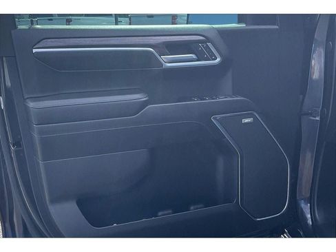 Used 2022 Chevrolet Silverado 1500 LTZ w/ LTZ Premium Package AWD/4WD image 25
