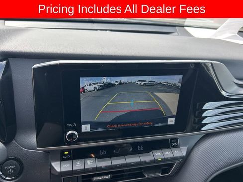 Used 2025 Toyota Camry SE w/ Convenience Package FWD image 12