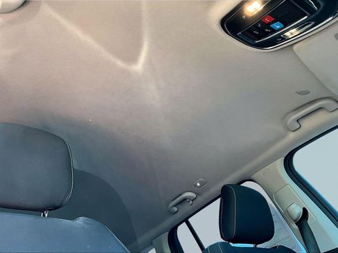 Used 2022 Jeep Grand Cherokee Laredo w/ Luxury Tech Group I image 27