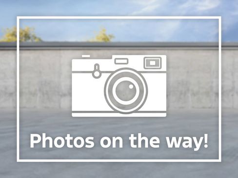 Used 2024 Ford Explorer XLT w/ Equipment Group 202A RWD image 1