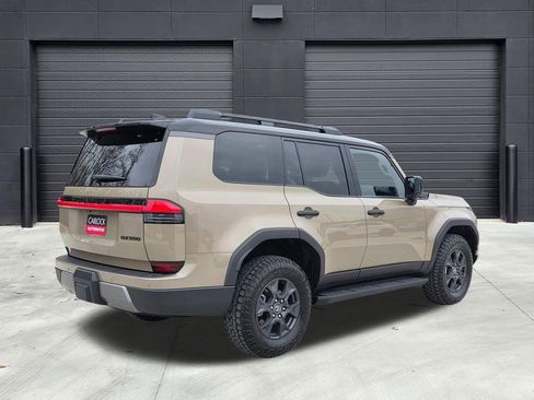 Used 2024 Lexus GX 550 image 5