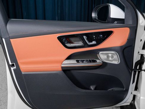 New 2026 Mercedes-Benz GLC 300 image 12