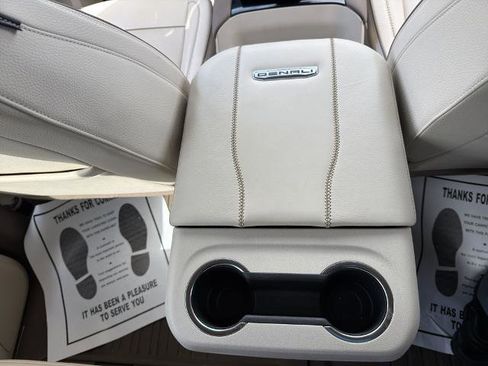 Used 2025 GMC Yukon XL Denali w/ Sun & Power Step Package AWD/4WD image 15