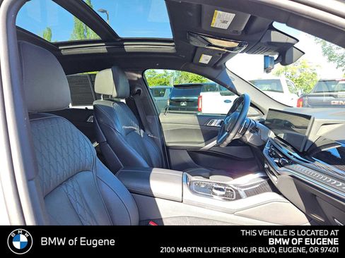 Used 2024 BMW X6 xDrive40i w/ Executive Package AWD/4WD image 11
