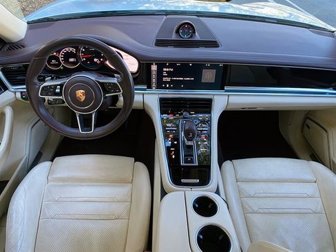 Used 2017 Porsche Panamera image 20