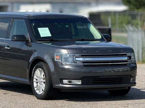 Used 2017 Ford Flex SEL w/ Equipment Group 202A AWD/4WD image 15