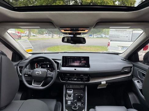 New 2026 Nissan Rogue Platinum w/ Platinum Premium Package image 24